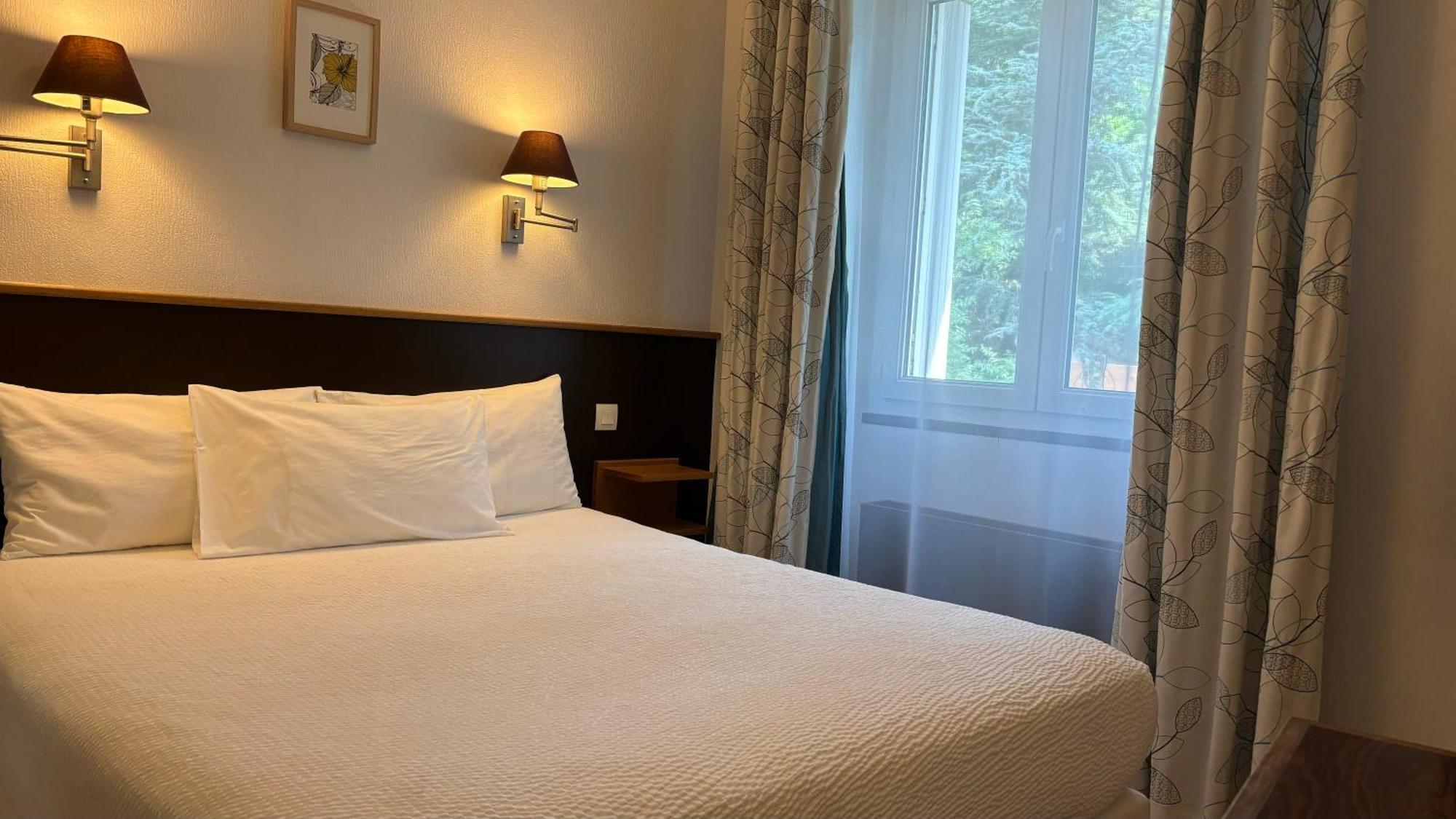 Logis Hotel Restaurant Grand Hotel De Lyon Vals-les-Bains Dış mekan fotoğraf